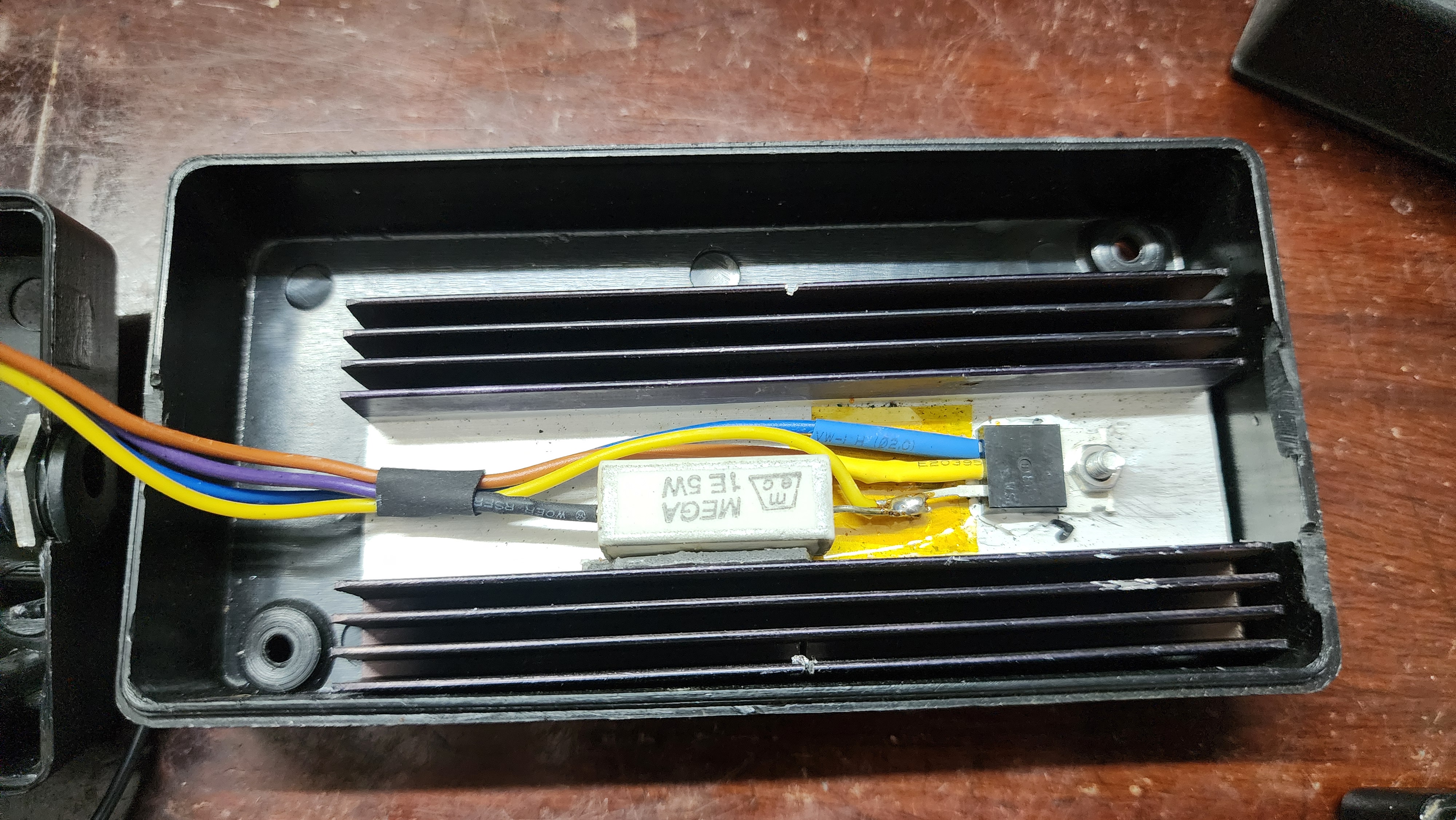 Electronic Load Tester Detail